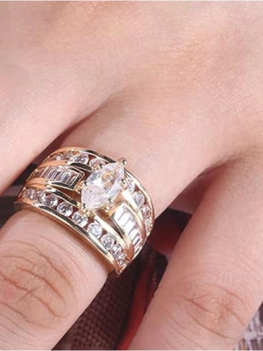 Elegant Sparkle Without the Luxury Price Size 8 - Picture 3 of 3